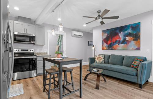 Downtown Retreat - Private Yard- Parking - Foto 20