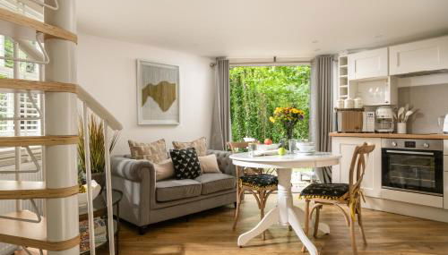 Honeycomb Treehouse in the Heart of Dorset - Foto 4, stove