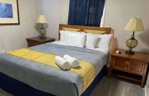 Luxury Pool with King beds Near Shops and Dining - Foto 26