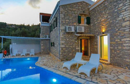 Villa Regina: Above Agni, superb views and pool - Photo 38