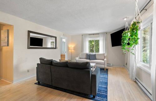 Walk to the Beach! - Free Parking - Fire Pit - Photo 32