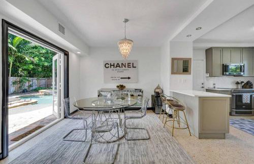 Modern Tropical Pool House North Miami Hot Tub - Foto 12