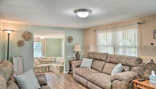 Peaceful Satsuma Escape with Dunns Creek Access - Foto 3