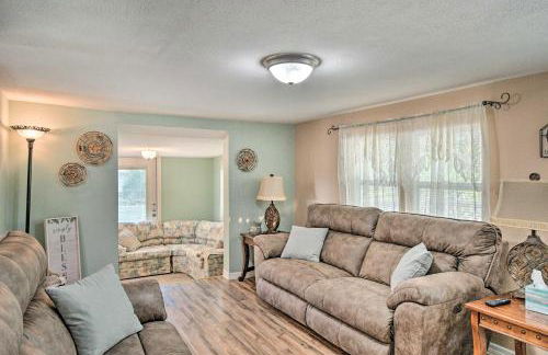 Peaceful Satsuma Escape with Dunns Creek Access - Foto 3