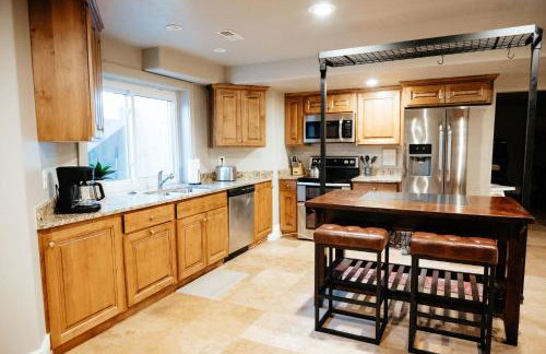 Large & Spacious Home, Sleeps 23+ near SLC - Foto 45