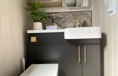 Ewes Rest Shepherds Hut - Photo 14