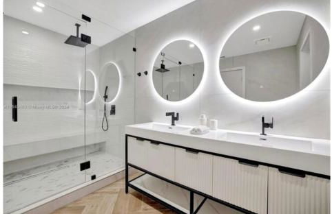 Waterfront Villa with 3 bedroom private suites - Foto 24