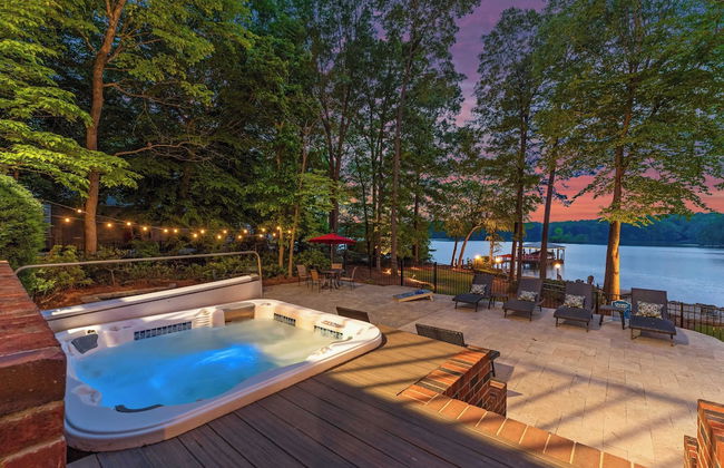 Boathouse Cove by Avantstay Pool + Swim Dock Hot Tub - Foto 4