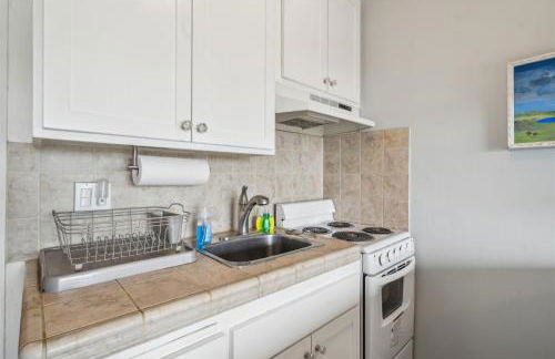 Beautiful 1 Bed Beach Balcony Condo #207 - Photo 6