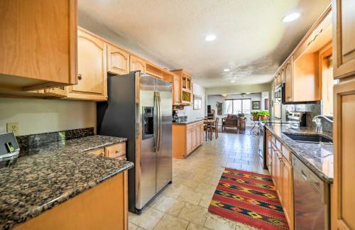 Spacious Mancos Home with Furnished Deck and Yard! - Foto 13