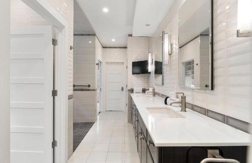 Family Friendly Home Mins to Beach and Downtown - Photo 18