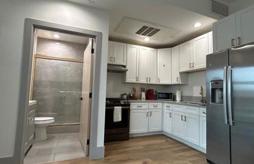 Newly Gated Stylish Steps to Hollywood 2B2B - Foto 10