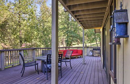Spacious Groveland Cabin with Wraparound Deck! - Foto 27