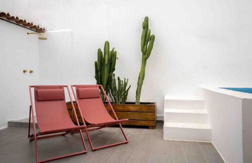 The Old House with Heated Pool, BBQ, Fireplace - Photo 17