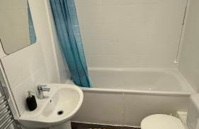 3 Bedroom in a great location - Photo 9