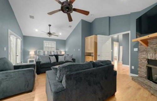 Sunset Cove Lakefront Luxury Lodge with Private Dock - Foto 43