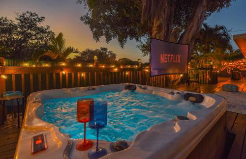 Marathon Vacation Home with Pool, Hot Tub & Movie Theater - Foto 45