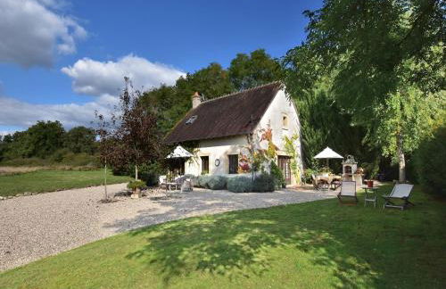 Holiday Home in Le Châtelet with Pool - Foto 1