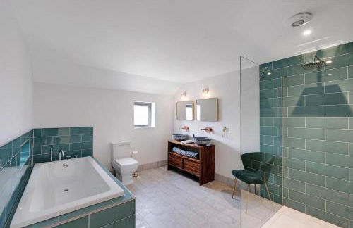 Seven Space - Willow Barn, Hot Tub & Scenic Rural Retreat - Photo 5