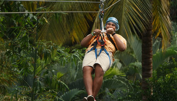 Paseo en tranvía elevado y aventura en tirolina - Foto 4