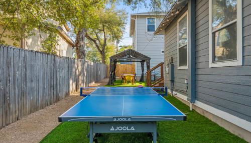The Backyard Bliss - 4BR Heated Pool & Ping Pong - Foto 2