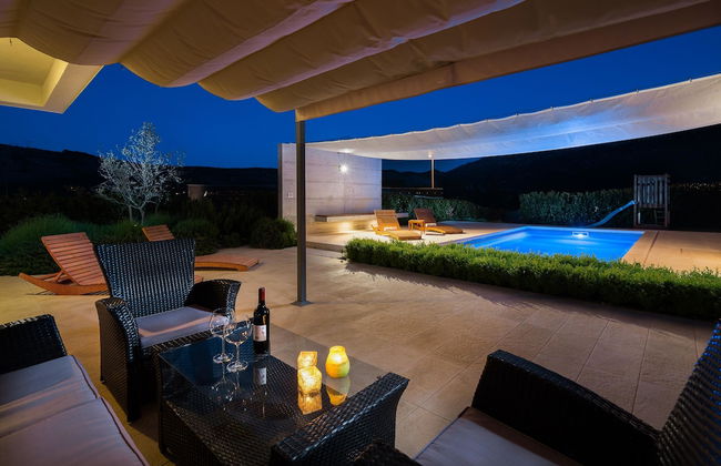 Stunning Villa Sofia With Heated Pool IN Split Hinterland - Foto 54