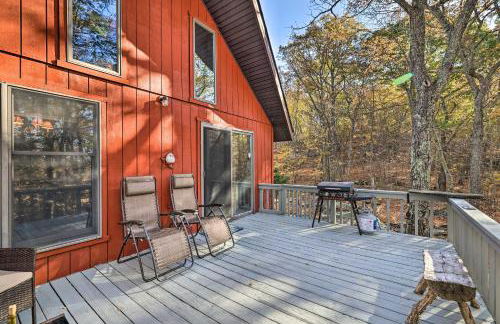 Deck and Forest Views Secluded Cresco Cabin! - Foto 21