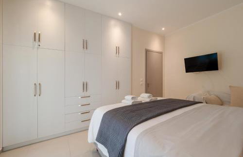 Olea House 2' walk from the sea - Photo 30