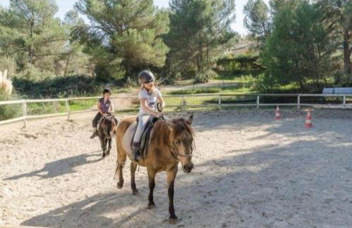 Appartement vue panoramique au domaine et golf de pont royal - Foto 30