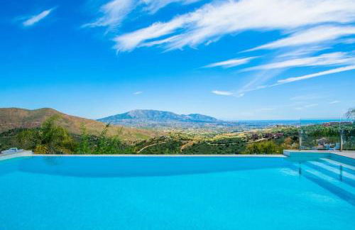 weforyou Exclusive Villa Mairena Private Pool BBQ & Views - Photo 44