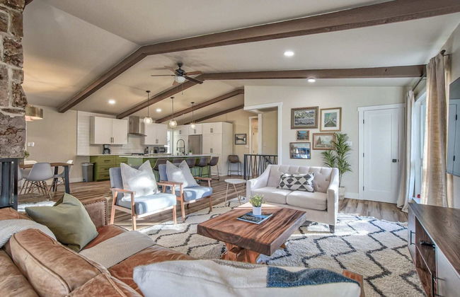 4bdgame Loungehot Tubdog Friendlyclose to AF Academy - Foto 21