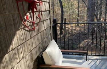 Elegant Cades Cove Condo with Community Pool - Foto 31