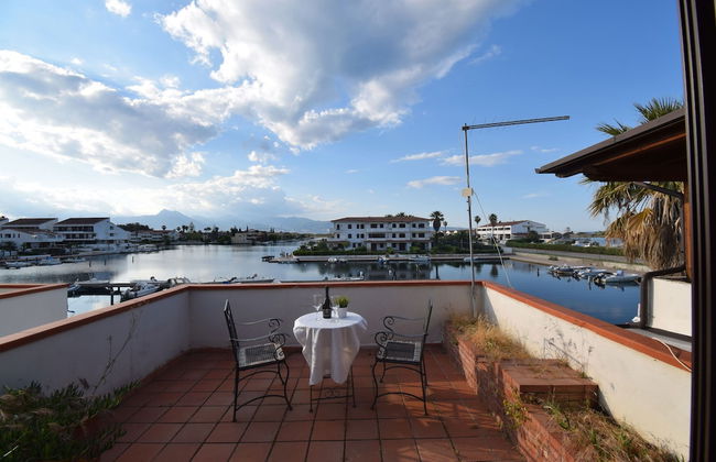 Villa in Cassano all'Ionio with garden - Photo 1