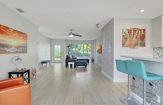 Waterfront Villa Private Pool! - Foto 29