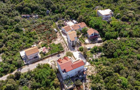 2 Bedroom Stunning Apartment In Osobljava - Foto 9