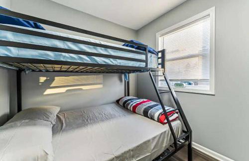 Newly remodeled Near Lake 4BR Hot Tub Navy Family home - Foto 22