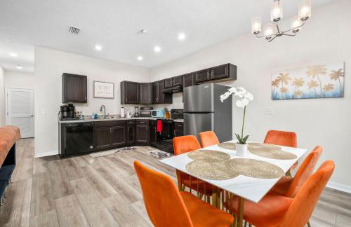 Beautiful Home, Walk to UF, Newly built - Foto 10