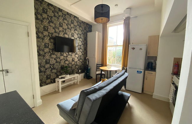 Bustling Western Apartment - Foto 6