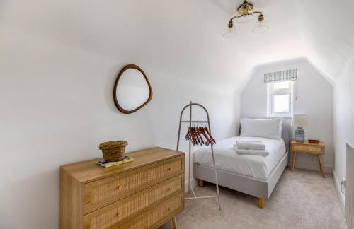 Merry Lakes - Luxury Lakeside Escape with Pool - Just 30 Minutes from London - Foto 46