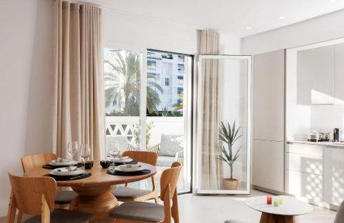 MARBELLA BANUS SUITES - Banus Playas del Duque Seaside Residential - Photo 2