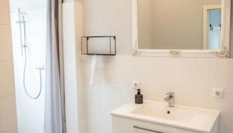 Gemächliche Haushälfte mit 4 Schlafzimmern - Foto 4