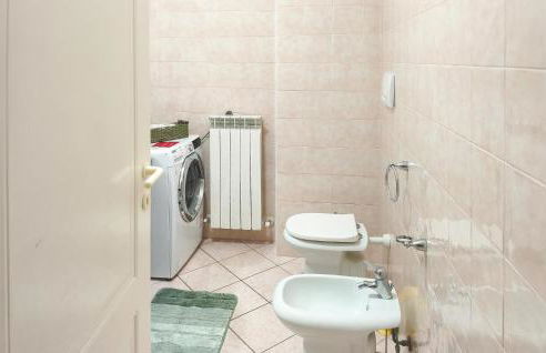 1 Bedroom Pet Friendly Apartment In San Costanzo - Foto 11