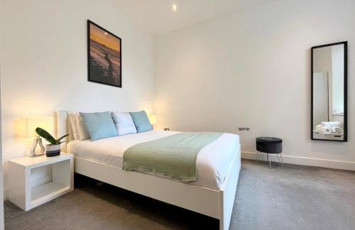 Spacious Apartment~Parking~Close to Seafront - Photo 3