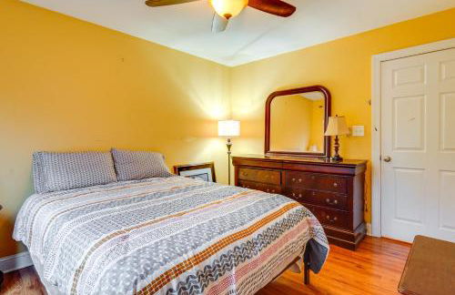 Spacious Lakefront Apt with Deck in Fayetteville! - Foto 26