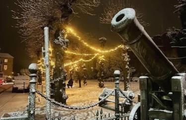 Beautiful stylish 2 bed apartment with free parking - Photo 42