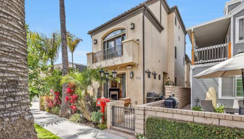 Beach Retreat- Walk to Beach, BBQ, Oceanview Rooftop & Firepit - Foto 2