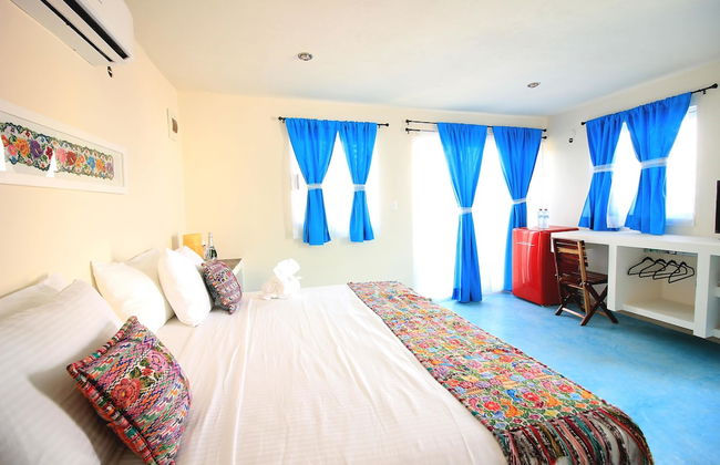 Tres Mentiras Botique Hotel 6 Rooms - Photo 4