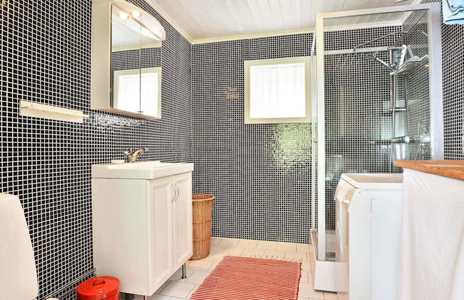 4 Person Holiday Home in Hallabro-by Traum - Photo 8