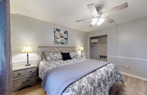 Romar Tower Beachfront Condos - Foto 104