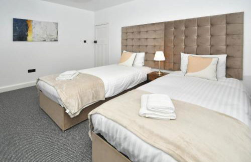 Moonlight House - sleeps 7, driveway, garden - Photo 15